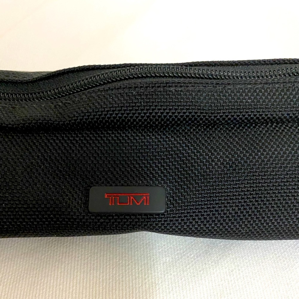Tumi black necessaire